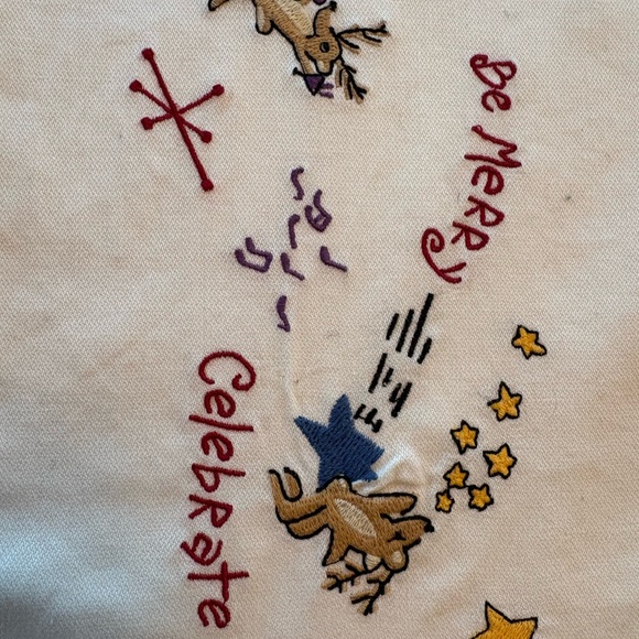 Embroidered White Table Runner - Picture 2 of 7